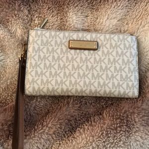 Michael Kors Wristlet